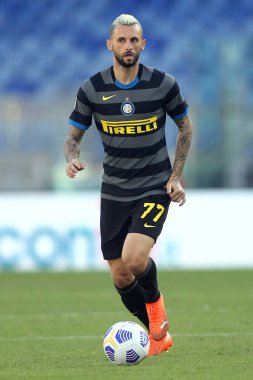 Roma, İtalya - 04 / 10 / 2020: M.Brozoviç (Inter) İtalya Serisi 20 / 21 futbol karşılaşmasında SS Lazio ile FC Inter arasında Roma Olimpiyat Stadyumu 'nda oynanan karşılaşmada