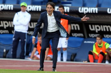 Roma, İtalya - 04 / 10 / 2020: Simone Inzaghi (LAZIO) İtalyan Serisi A Ligi 20 / 21 futbol karşılaşmasında SS Lazio ile FC Inter arasında Roma Olimpiyat Stadyumu 'nda oynanan karşılaşmada