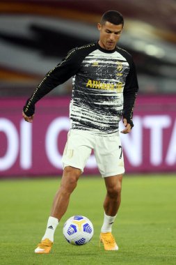 Roma, İtalya - 27 / 09 / 2020: CR7 CRISTIANO RONALDO (JUVENTUS), Roma 'daki Olimpiyat Stadyumu' nda Roma ile FC Juventus arasında oynanan İtalya Serie A ligi 20 / 21 futbol karşılaşması öncesinde antrenman sırasında