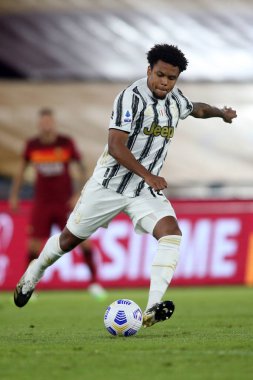 Roma, İtalya - 27 / 09 / 2020: W. MCKENNIE (JUVENTUS) İtalyan Serisi A ligi 20 / 21 futbol karşılaşmasında Roma 'daki Olimpiyat Stadyumu' nda As Roma ve FC Juventus arasında oynanan karşılaşmada
