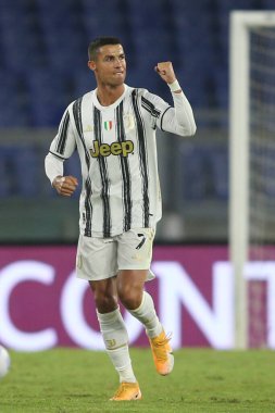 Roma, İtalya - 27 / 09 / 2020: CR7 CRISTIANO RONALDO (JUVENTUS), Roma 'daki Olimpiyat Stadyumu' nda Roma ve FC Juventus arasında oynanan İtalya Serie A ligi 20 / 21 futbol karşılaşmasında golü kutladı