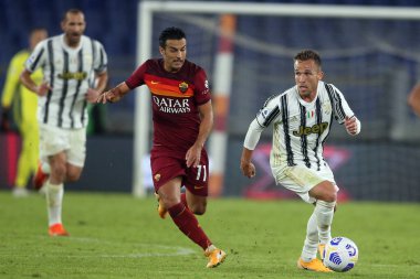 Roma, İtalya - 27 / 09 / 2020: Pedro (AS ROMA), İtalya Serie A ligi sırasında Roma 'daki Olimpiyat Stadyumu' nda As Roma ve FC Juventus arasında oynanan 20 / 21 'lik futbol karşılaşmasında görev aldı.