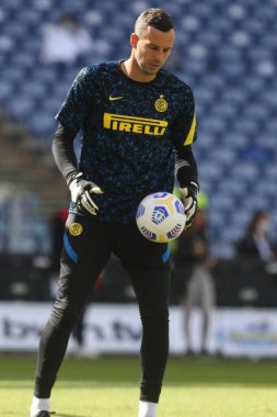 Roma, İtalya - 04 / 10 / 2020: S.Handanoviç (Inter) İtalya Serisi 20 / 21 futbol karşılaşması öncesinde Roma Olimpiyat Stadyumu 'nda SS Lazio ile FC Inter arasında antrenman yaptı.