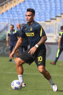 Roma, İtalya - 04 / 10 / 2020: Lautaro Martinez (İnter) İtalya Serisi 20 / 21 futbol karşılaşması öncesinde SS Lazio ile FC Inter arasında Roma Olimpiyat Stadyumu 'nda oynanan karşılaşma