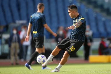 Roma, İtalya - 04 / 10 / 2020: Lautaro Martinez (İnter) İtalya Serisi 20 / 21 futbol karşılaşması öncesinde SS Lazio ile FC Inter arasında Roma Olimpiyat Stadyumu 'nda oynanan karşılaşma