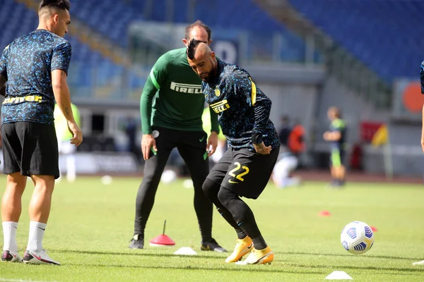 Roma, İtalya - 04 / 10 / 2020: A. Vidal (İnter) İtalya Serisi 20 / 21 futbol karşılaşması öncesinde SS Lazio ile FC Inter arasında Roma Olimpiyat Stadyumu 'nda oynanan karşılaşma
