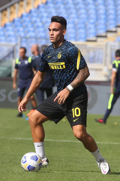 Roma, İtalya - 04 / 10 / 2020: Lautaro Martinez (İnter) İtalya Serisi 20 / 21 futbol karşılaşması öncesinde SS Lazio ile FC Inter arasında Roma Olimpiyat Stadyumu 'nda oynanan karşılaşma