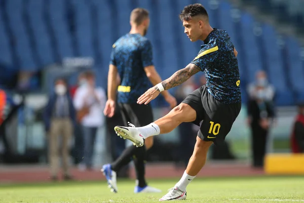 Roma, İtalya - 04 / 10 / 2020: Lautaro Martinez (İnter) İtalya Serisi 20 / 21 futbol karşılaşması öncesinde SS Lazio ile FC Inter arasında Roma Olimpiyat Stadyumu 'nda oynanan karşılaşma