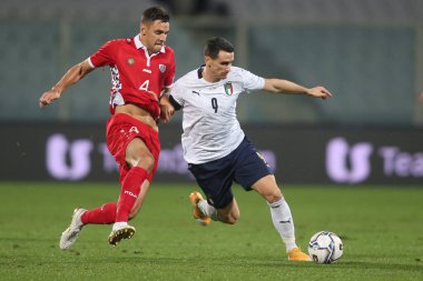 Florence 07 / 10 / 2020: Armas (Moldova), KEVIN LASAGNA (ITALY) Floransa 'daki Artemio Franchi stadyumunda İtalya ile Moldova arasında oynanan dostluk maçı sırasında.