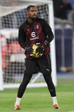 Roma, İtalya 01.03.2024: İtalyan Serie A TIM 2023-2024 futbol karşılaşmasında Milan 'lı Mike Maignan, Roma Olimpiyat Stadyumu' nda SS LAZIO 'ya karşı AC MILAN.