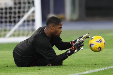 Roma, İtalya 01.03.2024: İtalyan Serie A TIM 2023-2024 futbol karşılaşmasında Milan 'lı Mike Maignan, Roma Olimpiyat Stadyumu' nda SS LAZIO 'ya karşı AC MILAN.