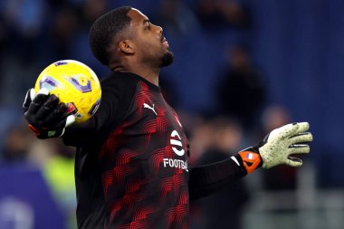 Roma, İtalya 01.03.2024: İtalyan Serie A TIM 2023-2024 futbol karşılaşmasında Milan 'dan Mike Maignan Roma Olimpiyat Stadyumu' nda SS LAZIO 'ya karşı AC MILAN.