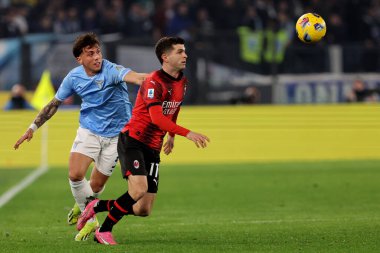 Roma, İtalya 01.03.2024: Lazio 'lu Maria Gila, İtalya Serisi A TIM 2023-2024 futbol karşılaşmasında Milan' lı Christian Pulisiç Roma Olimpiyat Stadyumu 'ndaki SS LAZIO-AC MILAN.