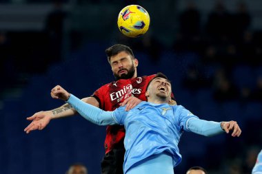 Roma, İtalya 01.03.2024: Milanlı Olivier Giroud İtalyan Serie A TIM 2023-2024 futbol karşılaşmasında Lazio 'lu Maria Gila ile birlikte Roma Olimpiyat Stadyumu' nda SS LAZIO 'ya karşı AC MILAN.