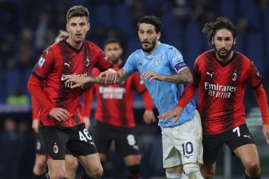 Roma, İtalya 01.03.2024: Milan Gabbia, Lazio 'dan Luis Alberto, İtalya Serie A TIM 2023-2024 futbol karşılaşması sırasında Milan' dan Yacine Adli SS LAZIO, Roma 'daki Olimpiyat Stadyumu' nda AC MILAN 'a karşı.