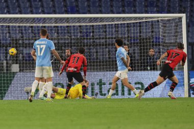 Roma, İtalya 01.03.2024: Milan 'dan Noah Okafor 0-1 gol attı ve İtalya Serie A TIM 2023-2024 futbol karşılaşması SS LAZIO-AC MILAN Roma Olimpiyat Stadyumu' nda oynanan karşılaşmada takımla birlikte kutladı..