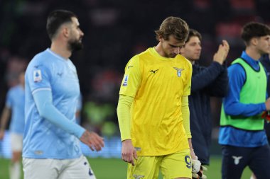 Roma, İtalya 01.03.2024: İtalyan Serie A TIM 2023-2024 futbol karşılaşmasında yenildikten sonra Lazio İvan Provedel 'i hayal kırıklığına uğrattı..
