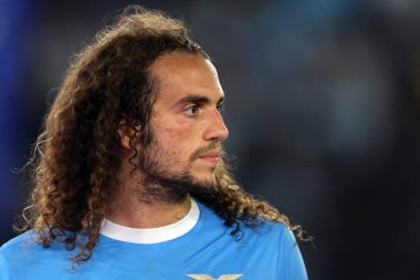 Roma, İtalya 31 Ağustos 2025: Lazio 'dan Matteo Guendouzi taraftarları 2025-2026 Serie A Enilive maçının ikinci gününde Olimpiyat Stadyumu' nda SS Lazio ile Hellas Verona arasında oynanan futbol karşılaşmasını karşıladı..