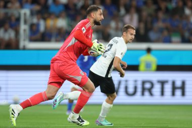Bergamo, İtalya 5 Eylül 2025: İtalyan Gianluigi Donnarumma, İtalya ile Estonya arasında oynanan 2026 Avrupa Fifa Dünya Kupası ön eleme karşılaşmasında