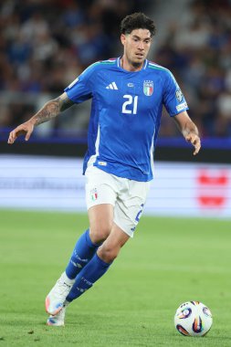 Bergamo, İtalya 5 Eylül 2025: İtalyan Alessandro Bastoni, İtalya ile Estonya arasında oynanan Avrupa Fifa Dünya Kupası 2026 ön eleme karşılaşmasında New Balance Stadyumu 'nda görüldü.