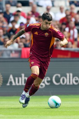 Roma 'nın Matias Soule' u, AS Roma ile Torino FC arasında Olimpiyat Stadyumu 'nda oynanan Serie A Enilive 2025-2026 futbol karşılaşmasında görüldü..