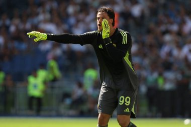 Roma, İtalya 21 Eylül 2025: Romanlardan Mille Svilar, SS Lazio ile AS Roma arasında Olimpiyat Stadyumu 'nda oynanan Serie A Enilive 2025-2026 futbol müsabakası sırasında görev başında görüldü