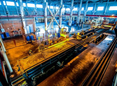 Fabrika taşıma aşamasında havalandırmalı beton blokların üretimi