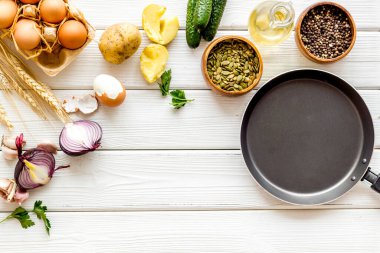 Yemek arkaplanı. Taze ev yapımı yemekli yemek masası. Üst görünüm