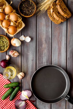 Gıda geçmişi çerçevesi. Taze ev yapımı yemekli yemek masası. Üst görünüm