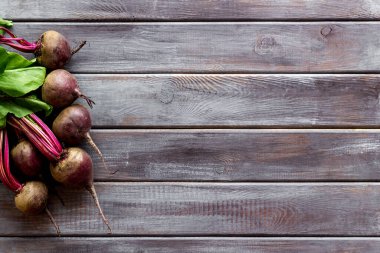 Pancar hasadı. Yeşil bluzlu sebzeler.-