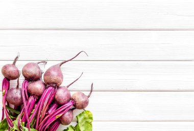 Pancar hasadı. Yeşil bluzlu sebzeler.-