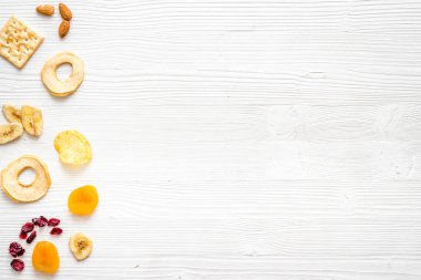 Şirket için aperatif aperatifler - fındık, kuru meyve üst görünümü