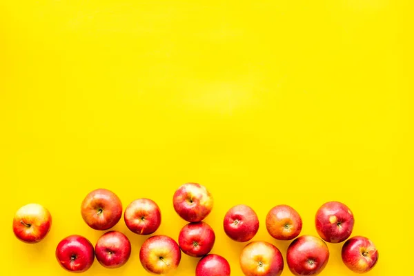 Set roter Äpfel - oben Ansicht, Platz für Text — Stockfoto