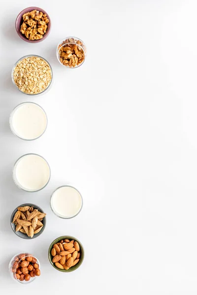 Napój mlecznych orzechów proteinowych. Widok z góry, przestrzeń kopiowania — Zdjęcie stockowe