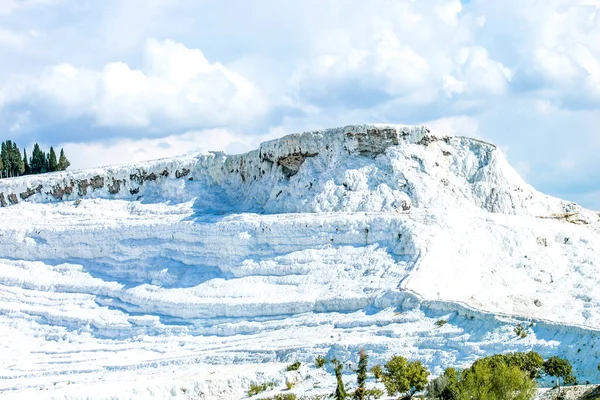 Λευκή τραβερτίνη θέα τοπίο στην Pamukkale — Φωτογραφία Αρχείου
