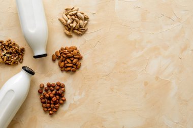 Sütsüz süt ve fındıklı süt.