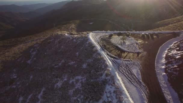 Crinali Alpini Innevati California Aerial Shot Forward Tilt — Video Stock