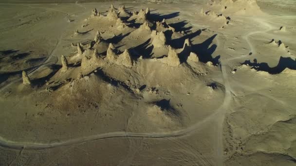 Trona Pinnacles Rock Spires Silhouetten Mojave Woestijn Buurt Van Death — Stockvideo