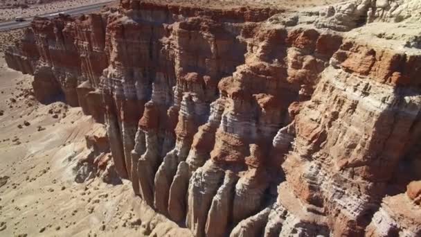 Formazione Pietra Arenaria Rossa Nel Deserto Del Mojave California Aerial — Video Stock