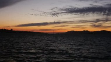 San Francisco Günbatımı Skyline ve Okyanus Hazine Adası Kaliforniya 'dan ABD