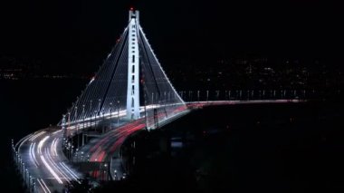 Hazine Adası 'ndan San Francisco Körfez Köprüsü Gecesi Hızlandırılmış Gece Trafiği Doğru ve California' daki Zoom ABD