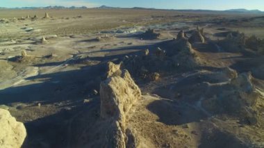 Trona Pinnacles Kaya Kuleleri Mojave Çölü 'nde, Ölüm Vadisi' nde, California Havacılık Çekimi