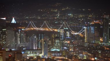San Francisco Telephoto Şehir Merkezi ve Kaliforniya Körfez Köprüsü ABD 'nin Twin Peaks zaman aşımından kalma