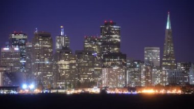 Hazine Adası 'ndan San Francisco Skyline' a California 'ya Giden Zamanda Hızlanma Kenti