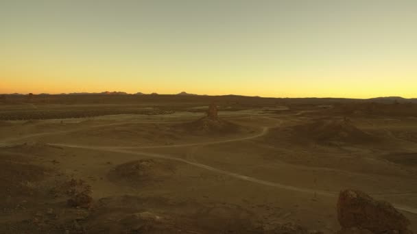 Puesta Sol Trona Pinnacles Desierto Mojave Cerca Death Valley California — Vídeo de stock