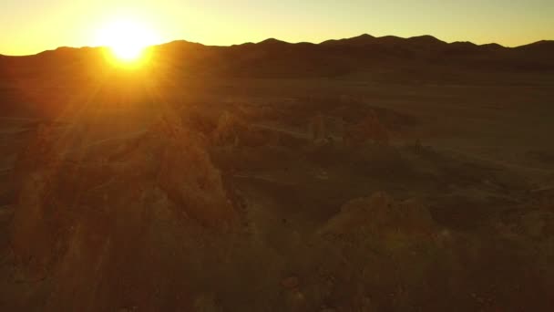 Trona Pinnacles Sunset Mojave Sivatagban Halálvölgy Közelében Kalifornia Légi Lövés — Stock videók