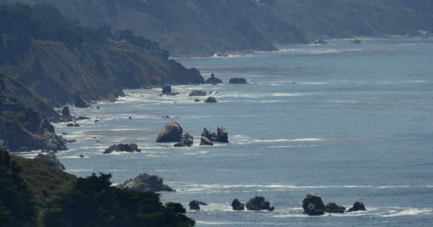 Grandes Olas Del Sur Estrellan Julia Pfeiffer Burns State Park — Vídeo de stock