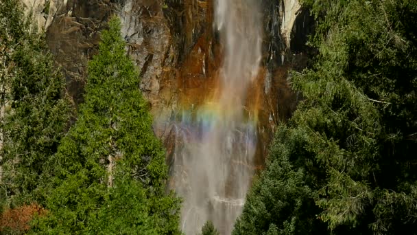 Yosemite National Park Bridalvet Πτώση 96Fps Ουράνιο Τόξο Αργή Κίνηση — Αρχείο Βίντεο