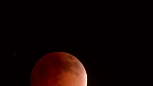 Lunar Eclipse 2014 Moon Clouds Апреля — стоковое видео