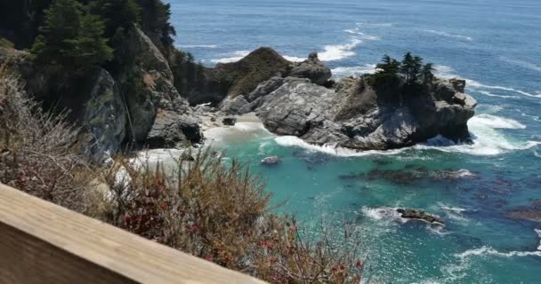 Big Sur Mcway Falls Dolly Back Pacific Coast California — стокове відео